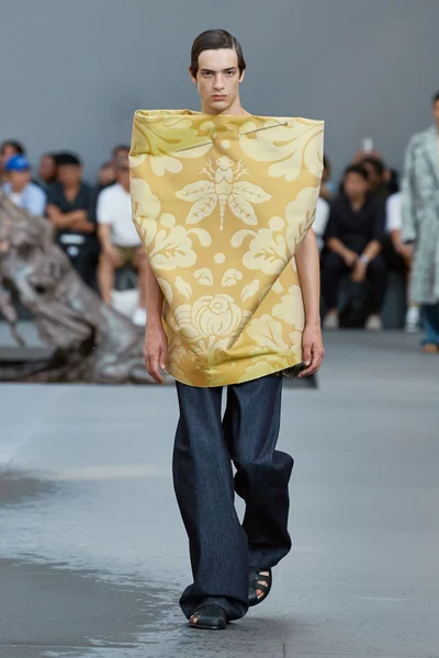 Look 35